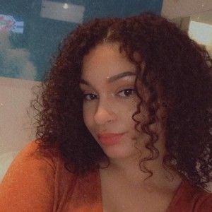 Meet your Posher, Michaela